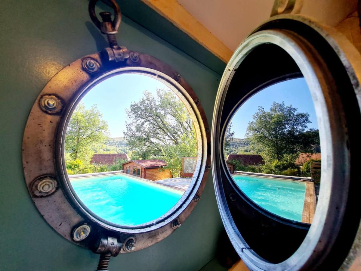 ホテル La Roulotte Du Coustal, Cajarc, Lot エクステリア 写真