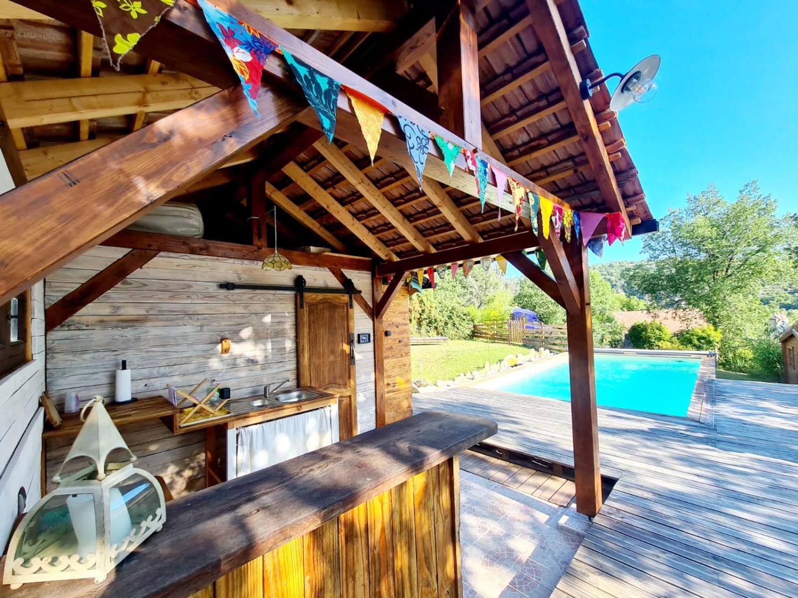 ホテル La Roulotte Du Coustal, Cajarc, Lot エクステリア 写真